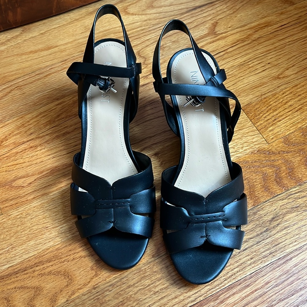 NWOT Nine West women’s 7 1/2 black wedge sandals